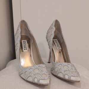 Badgley Mischka Women's Silver Heels